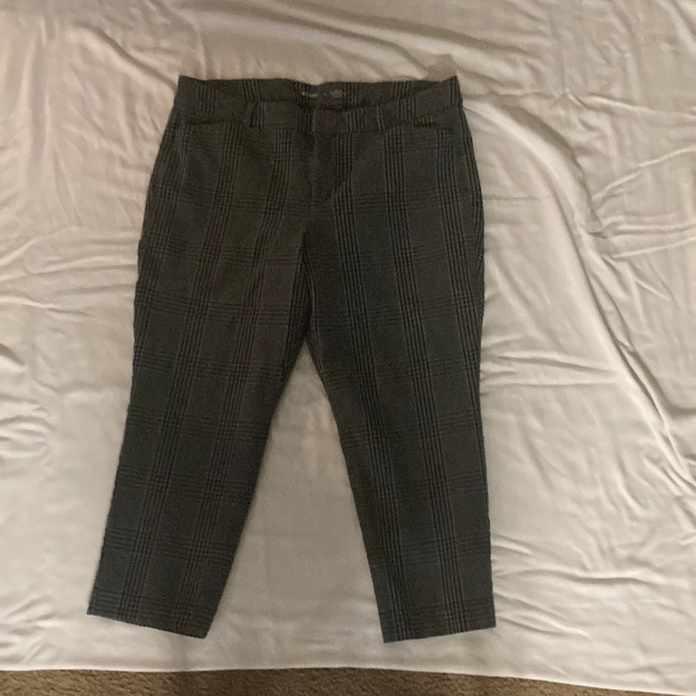 Old Navy Women's Dark Gray Checkered Cropped Pants